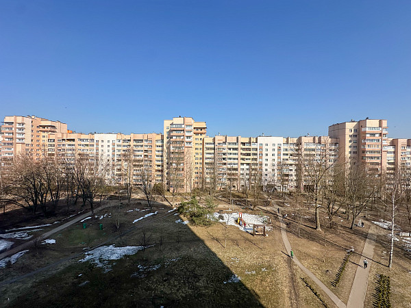 Офис 50.3 м2 в бизнес-центре ''Парус'' по ул. Мележа 1