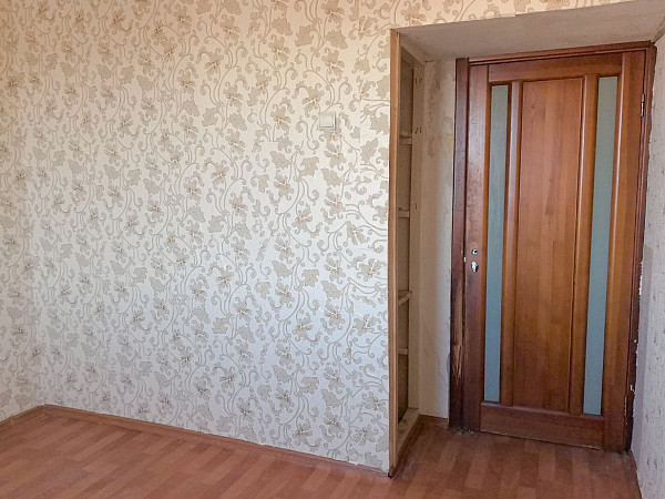 Продажа комнаты в 3-комнатной квартире, ул. Голодеда 2А