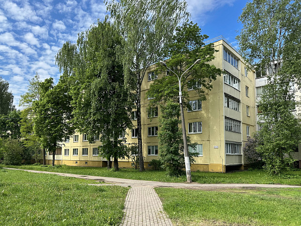 Квартира в доме возле метро Спортивная, 800 метров
