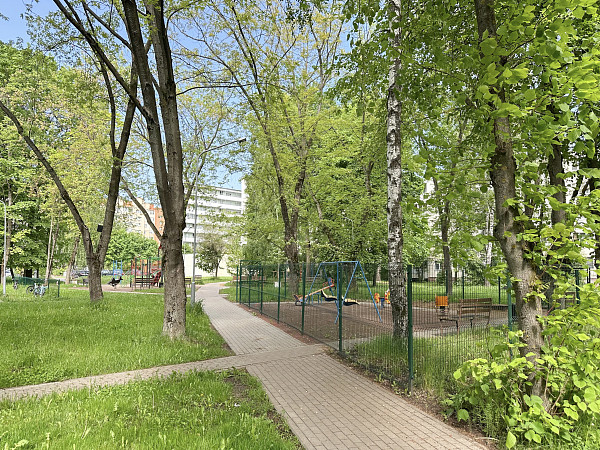 Квартира в доме возле метро Спортивная, 800 метров