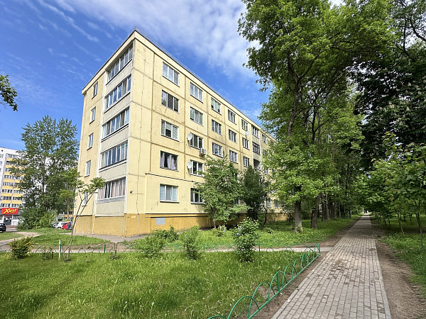 Квартира в доме возле метро Спортивная, 800 метров